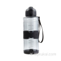 زجاجة ماء رياضية شفافة بلاستيكية سعة كبيرة في الهواء الطلق